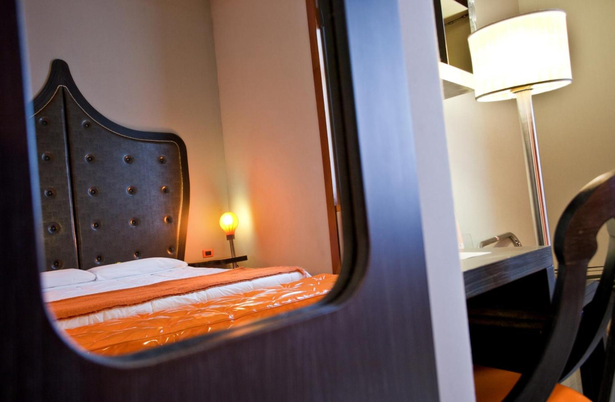 Orange Hotel — Foto 2